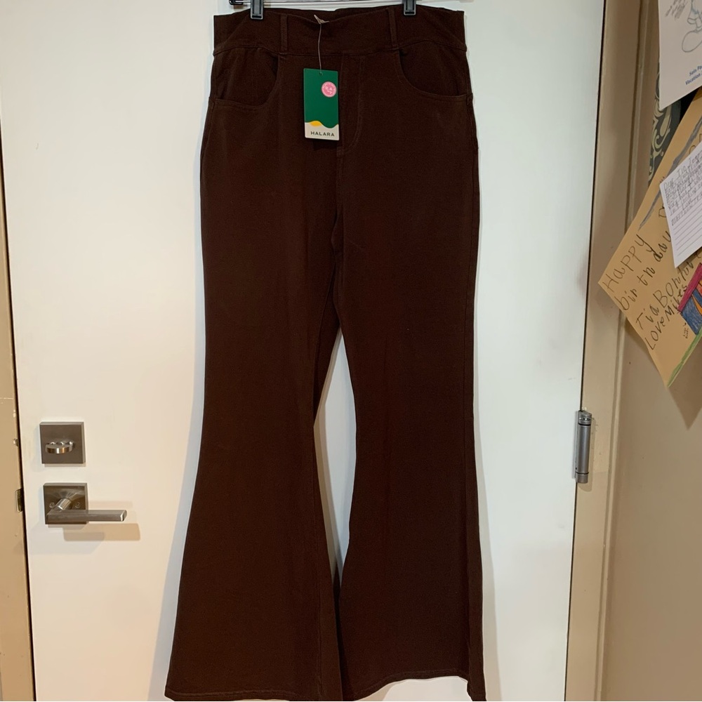 Halara NWT-LARGE Flex High Waist Pockets, Cocoa Stretchy Knit Flare Leggings.
